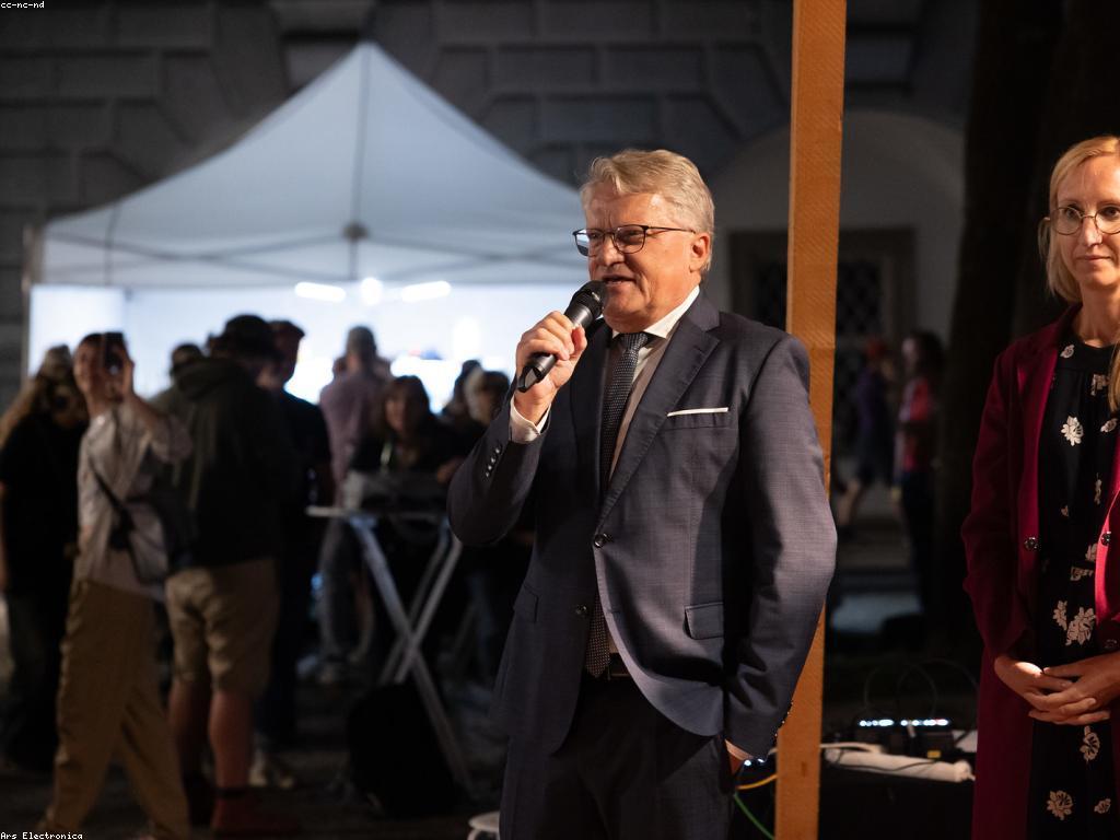 ប្រព័ន្ធផ្សព្វផ្សាយនៅក្នុងសង្គមសម័យថ្មី