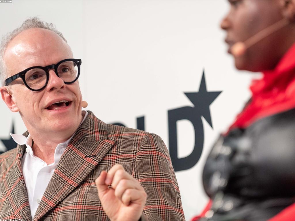 អត្ថប្រយោជន៍នៃប្រព័ន្ធផ្សព្វផ្សាយលើការអប់រំ