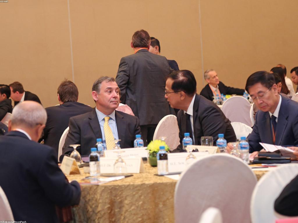 ប្រកួតប្រជែង: ការយល់ដឹង និងយុទ្ធសាស្ត្រដើម្បីជោគជ័យ